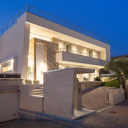 Villa Aurora-Holiday Home Apt3 Bardolino Luaran gambar