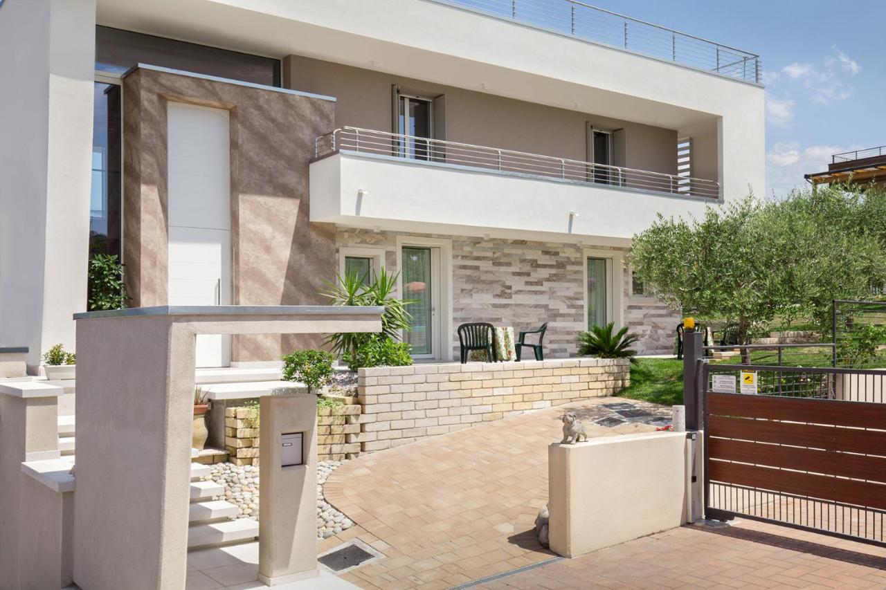Villa Aurora-Holiday Home Apt3 Bardolino Luaran gambar